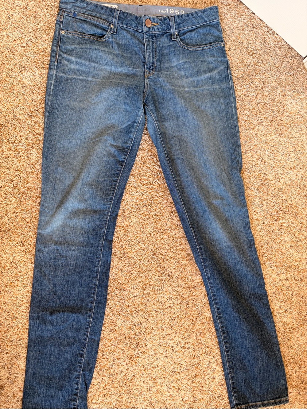GAP Skinny Jeans in Medium Blue Wash
